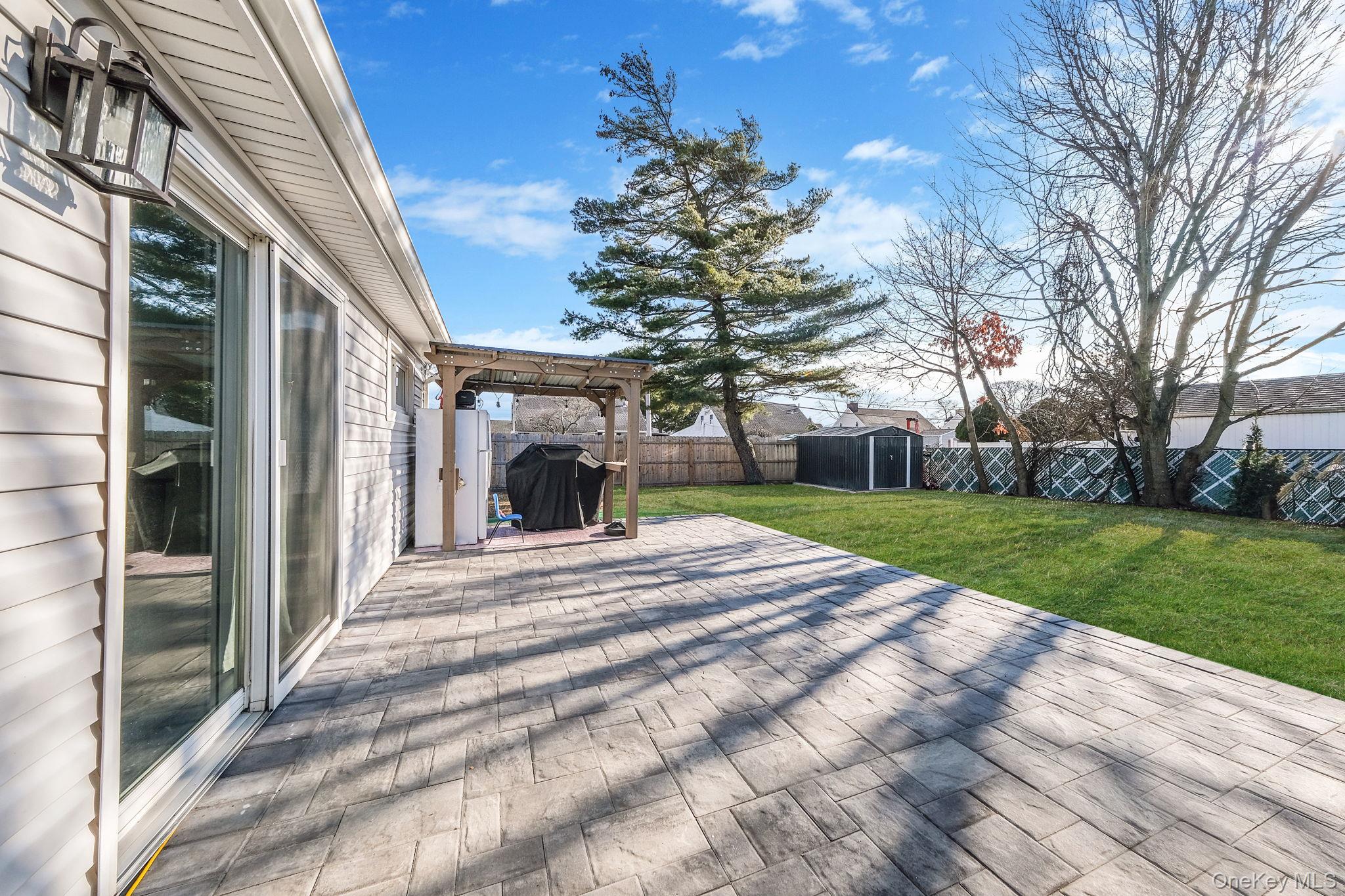 #12 photo, 616 Kenmore Avenue, Copiague , NY 11726