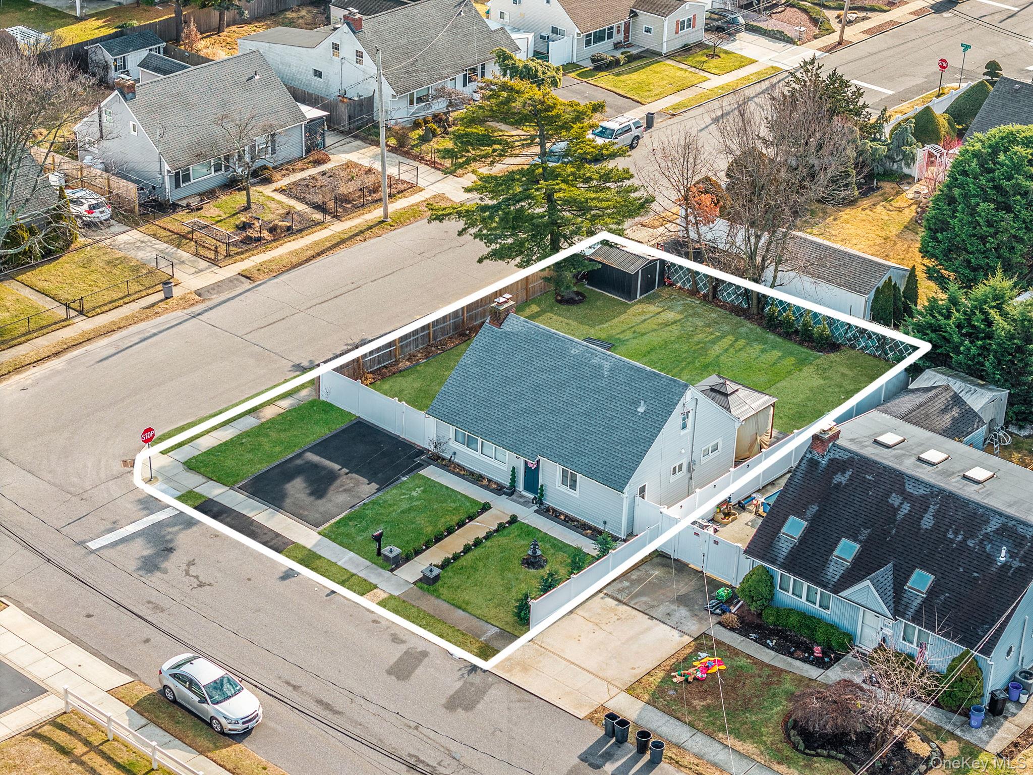 #16 photo, 616 Kenmore Avenue, Copiague , NY 11726