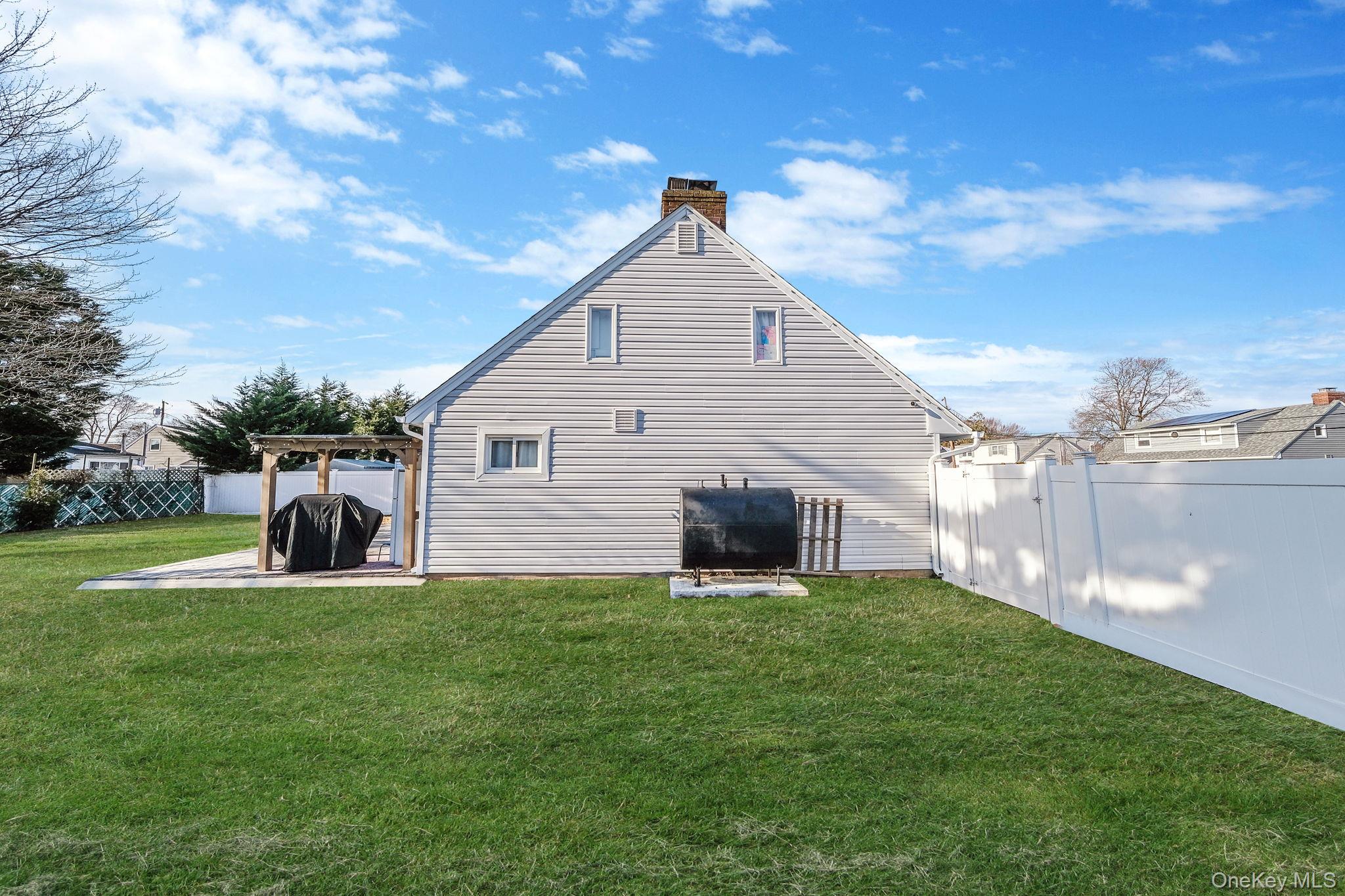 #6 photo, 616 Kenmore Avenue, Copiague , NY 11726