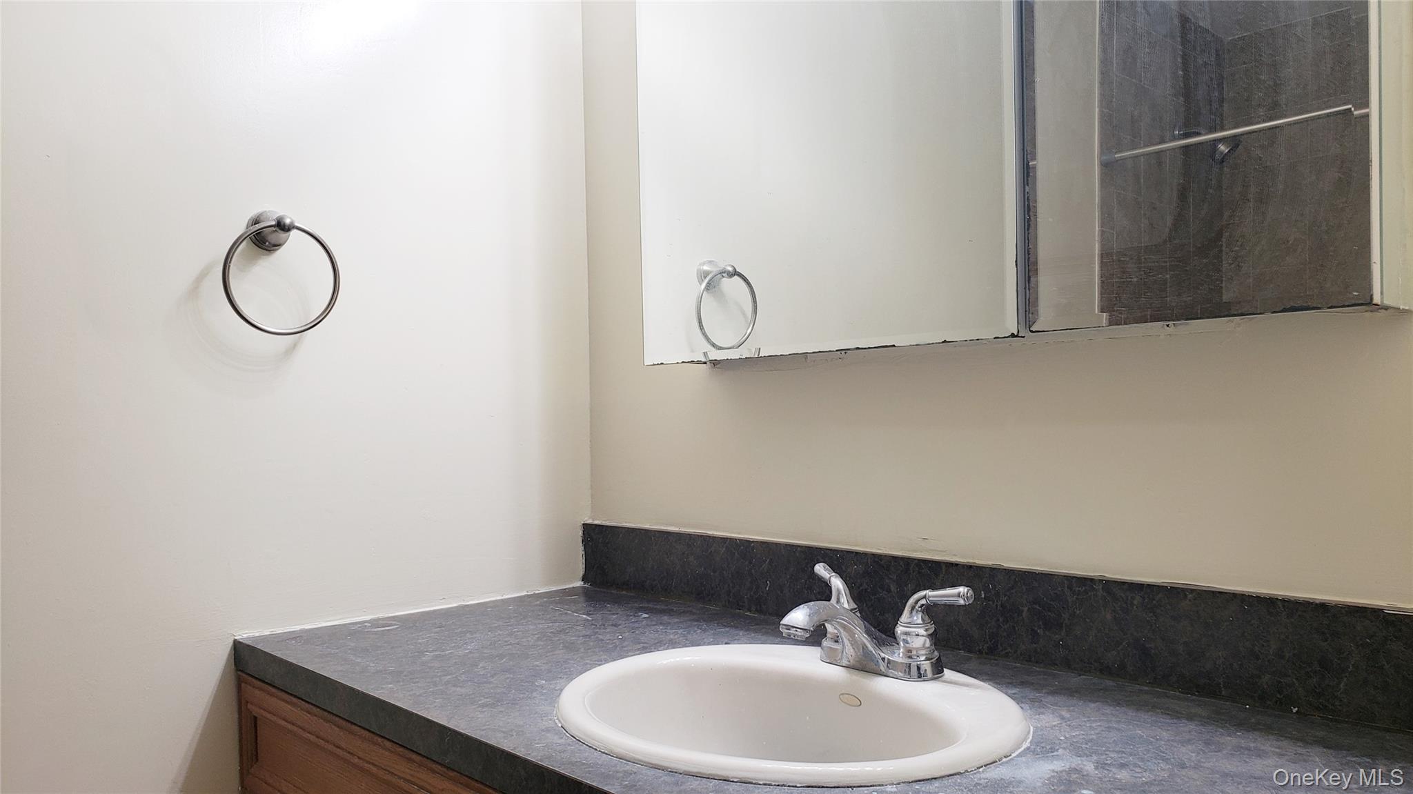 #9 photo, 15-39 208 Street, Bayside , NY 11360