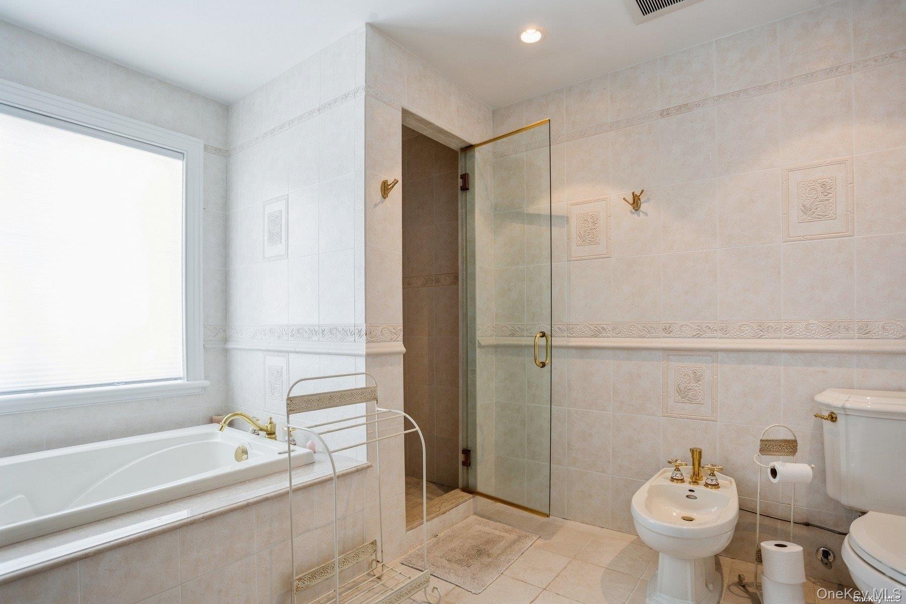 #12 photo, 676 Dune Road, Westhampton Dunes , NY 11978