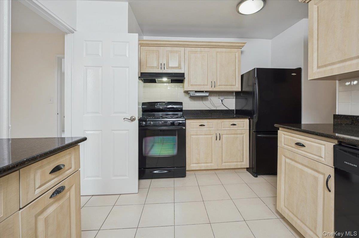 #9 photo, 4 Sadore Lane, Yonkers , NY 10710