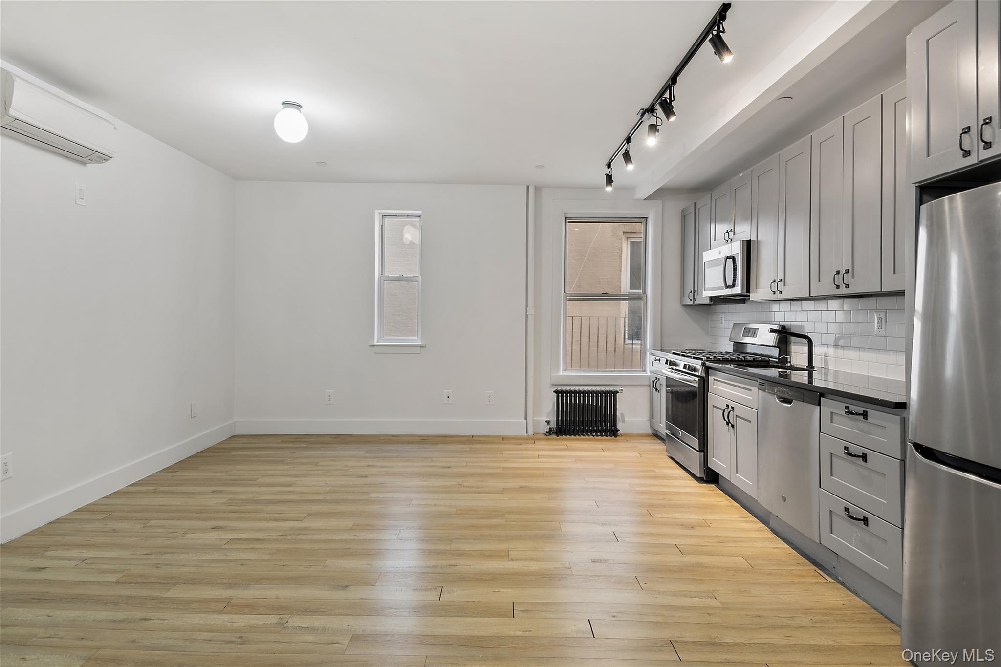 #13 photo, 1180 Grant Avenue, ब्रोंक्स Bronx , NY 10456