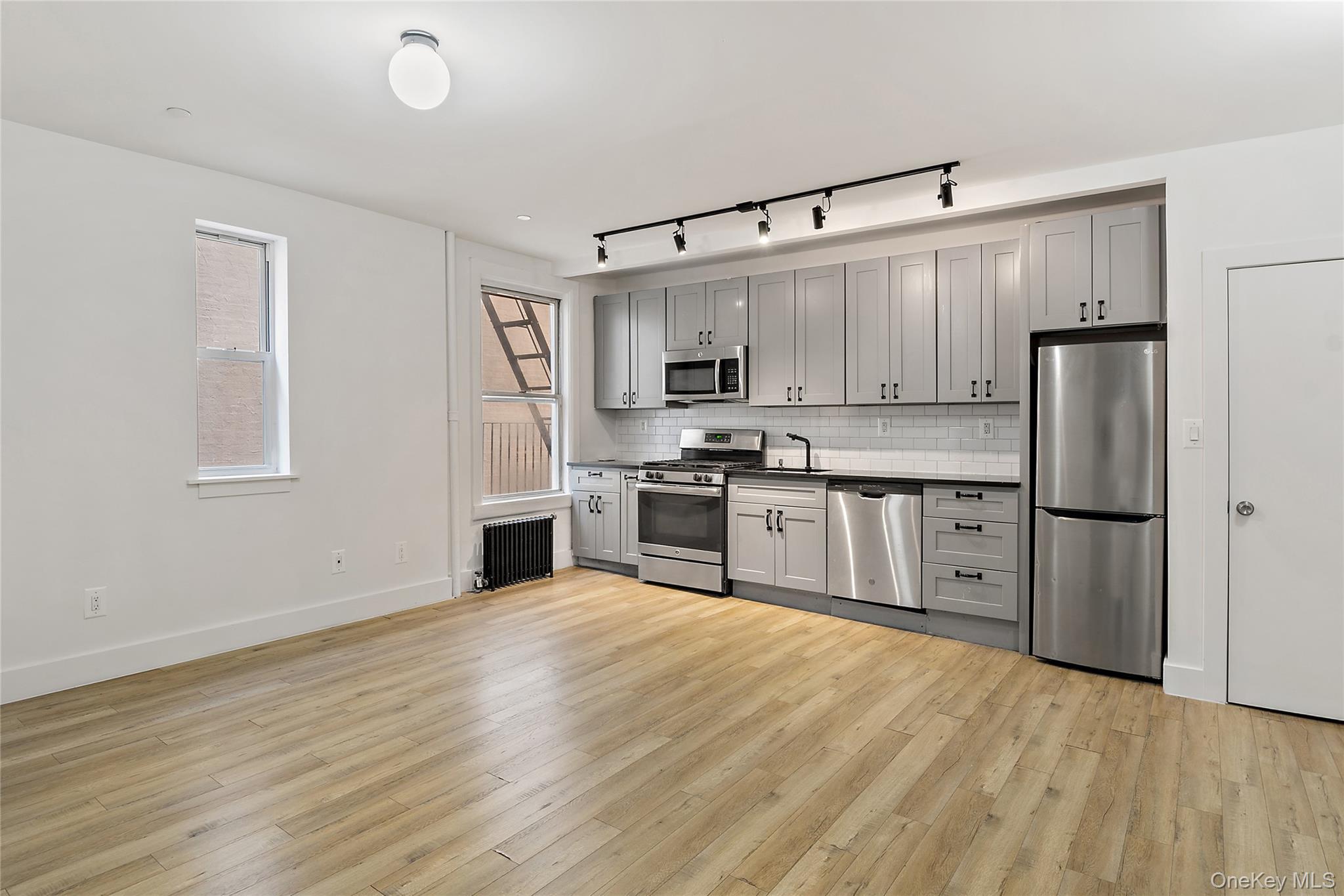 #14 photo, 1180 Grant Avenue, ब्रोंक्स Bronx , NY 10456