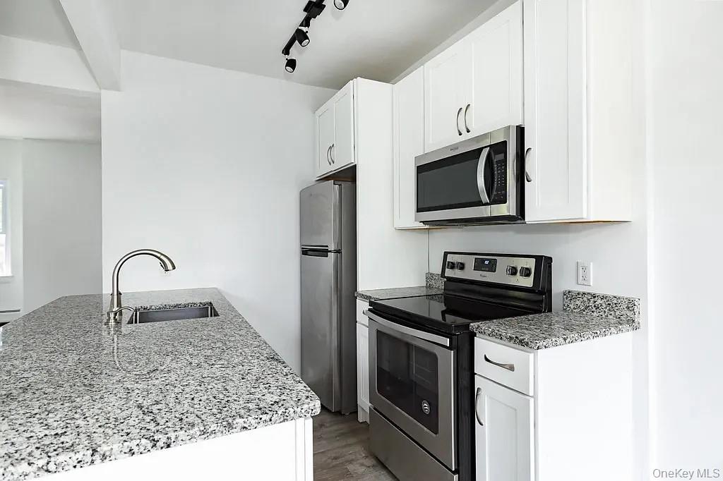 #4 photo, 144 Union, Poughkeepsie , NY 12601