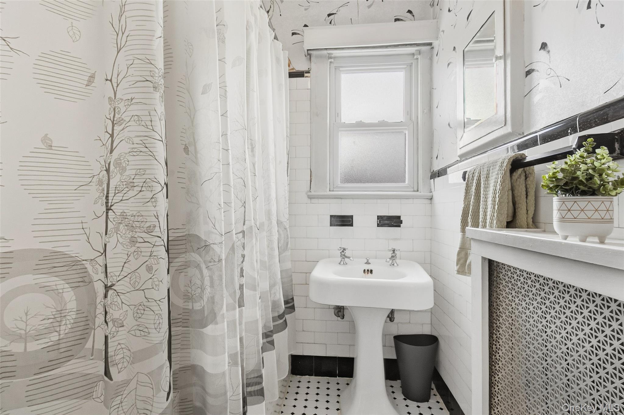 #17 photo, 1641 Hone Avenue, Bronx , NY 10461