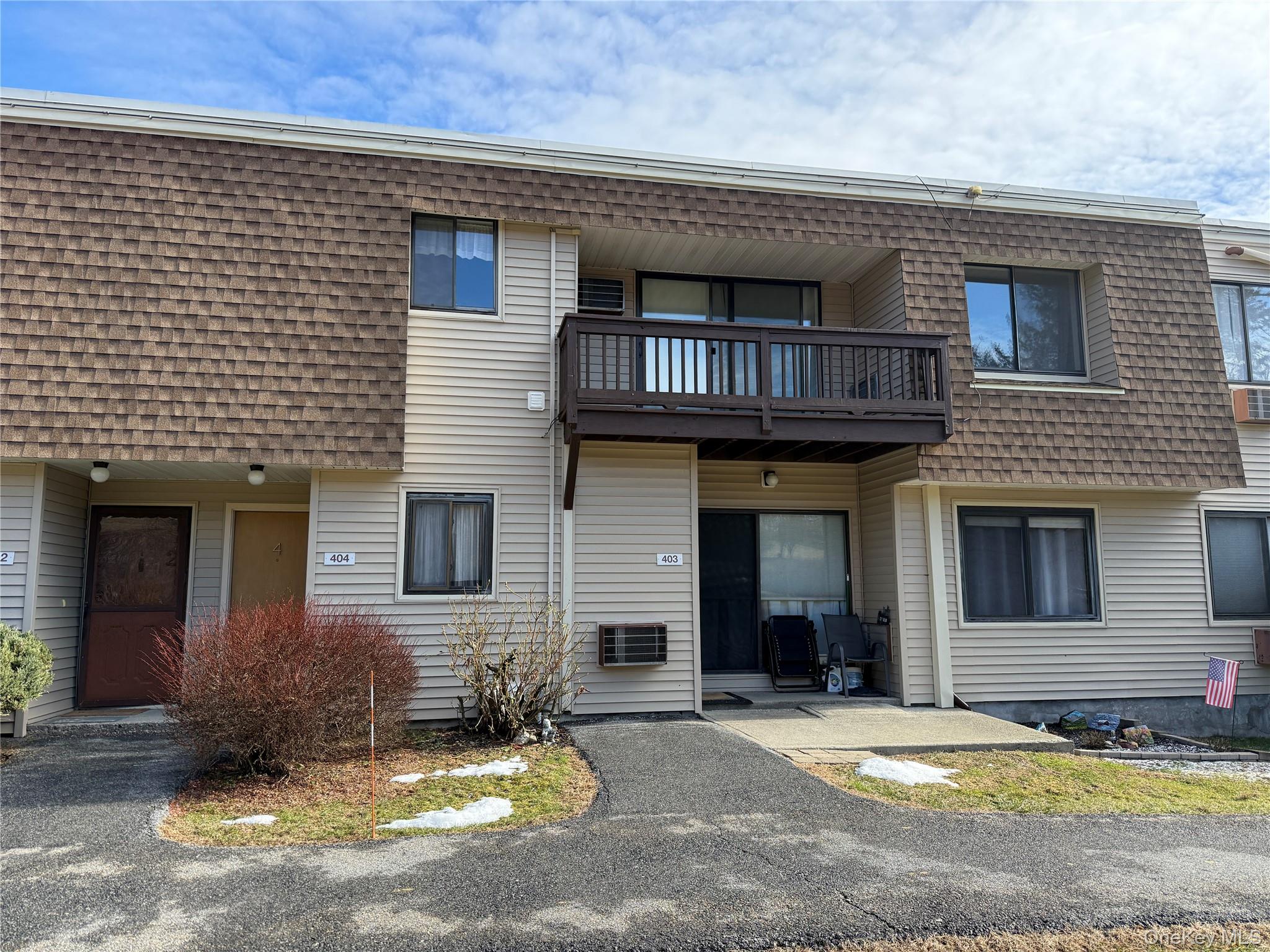 #1 photo, 404 Vista On The Lake, Carmel , NY 10512