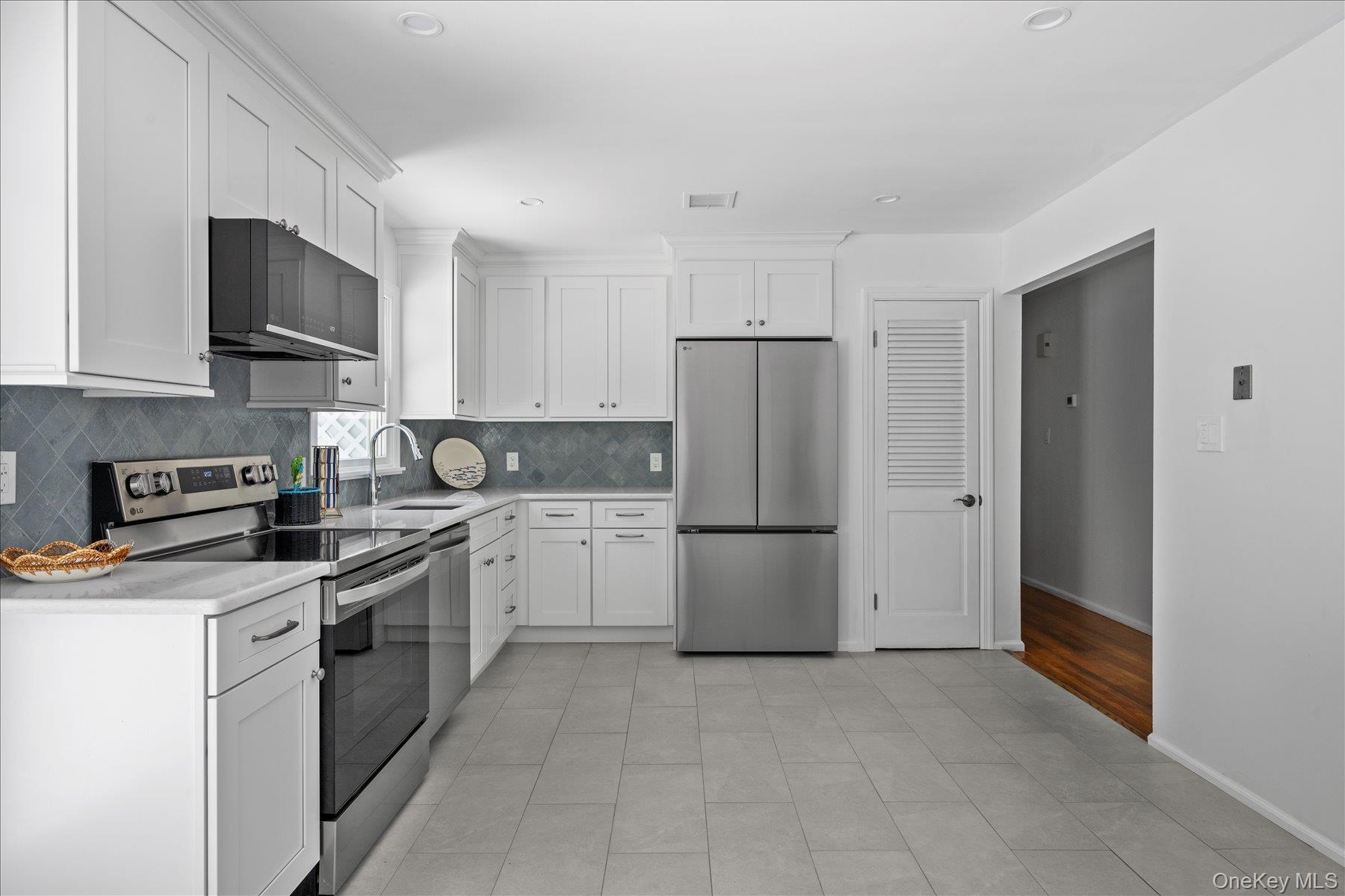 #11 photo, 64 Old Depot Road, Quogue , NY 11959