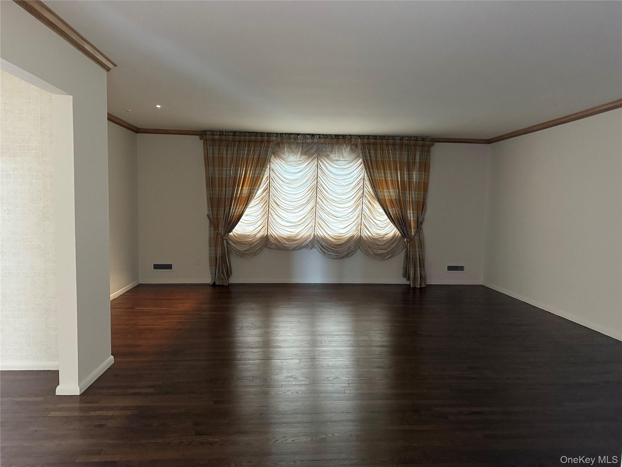 #10 photo, 19 Flamingo Road, מחוז נסאו East Hills , NY 11576