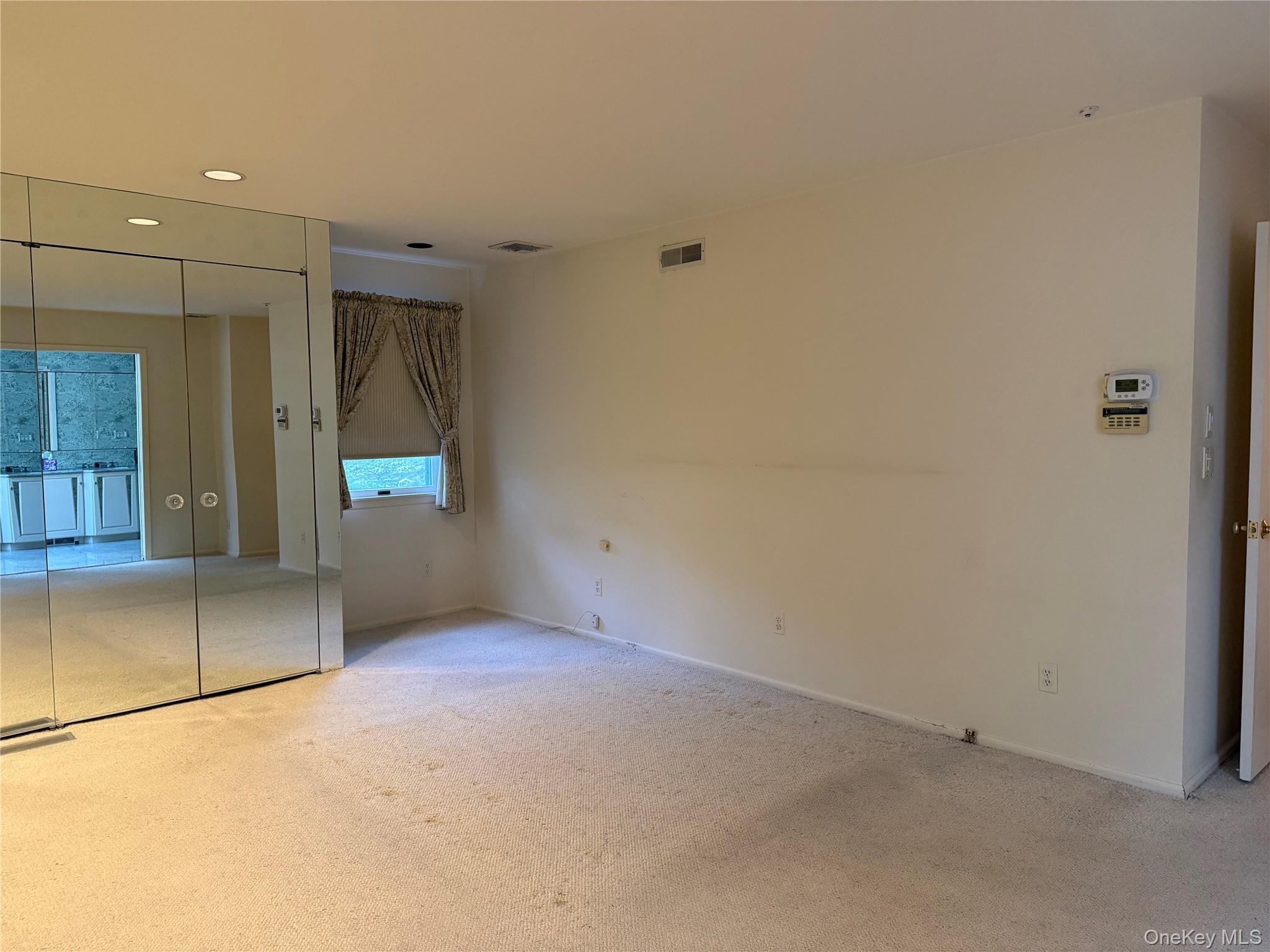 #16 photo, 19 Flamingo Road, מחוז נסאו East Hills , NY 11576