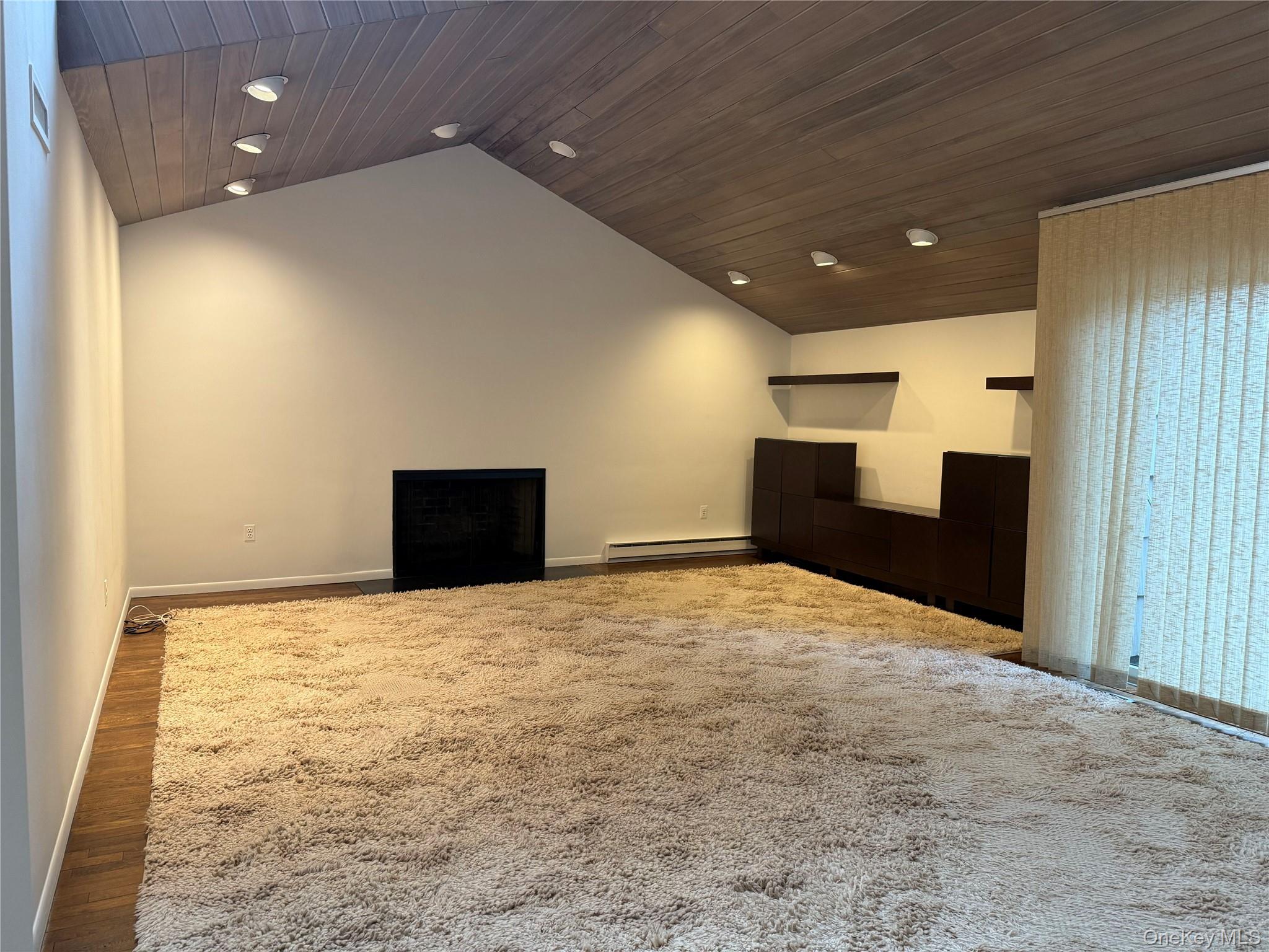 #8 photo, 19 Flamingo Road, מחוז נסאו East Hills , NY 11576