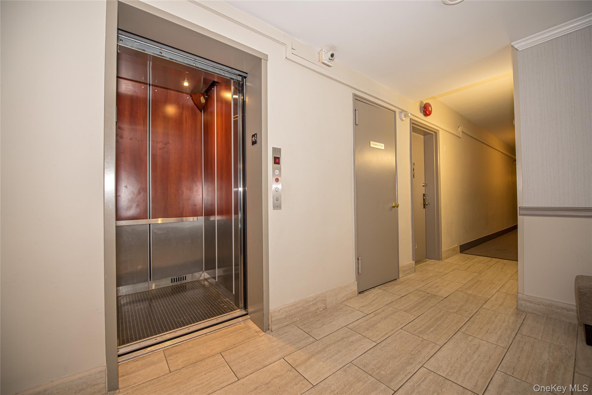 #12 photo, 120 Horton Highway, Mineola , NY 11501