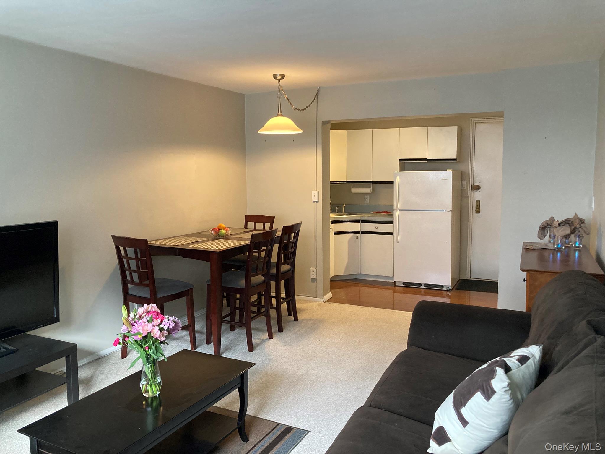 #5 photo, 120 Horton Highway, Mineola , NY 11501