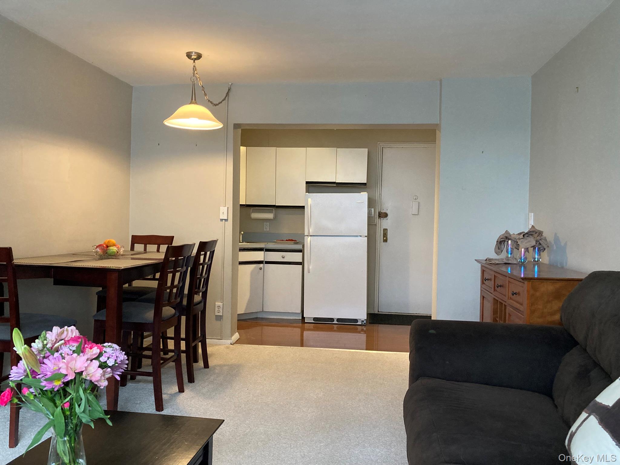 #7 photo, 120 Horton Highway, Mineola , NY 11501