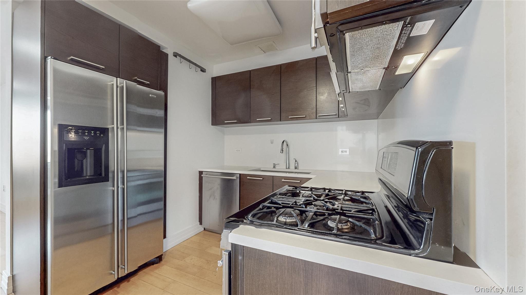 #11 photo, 64-05 Yellowstone Boulevard, Forest Hills , NY 11375