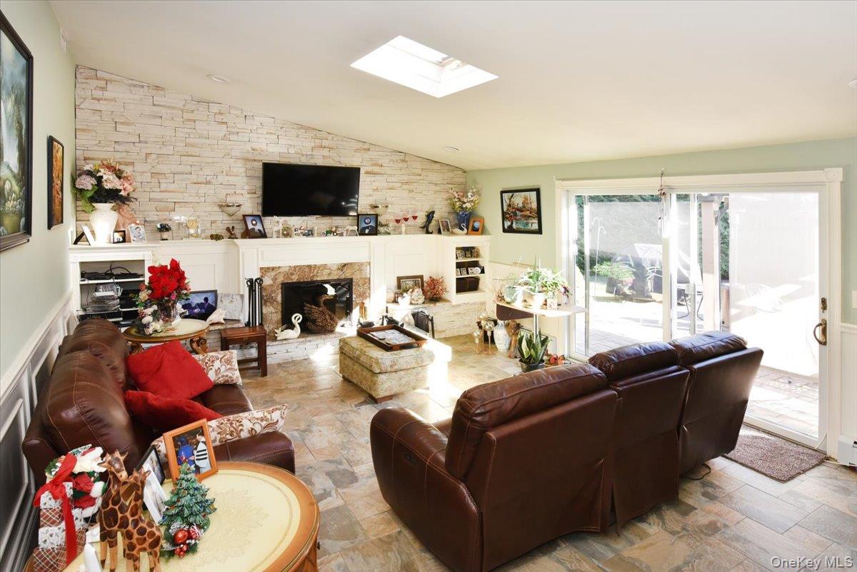 #17 photo, 24 Arlyn Drive, Massapequa , NY 11758