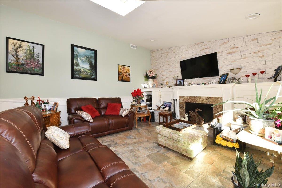 #18 photo, 24 Arlyn Drive, Massapequa , NY 11758