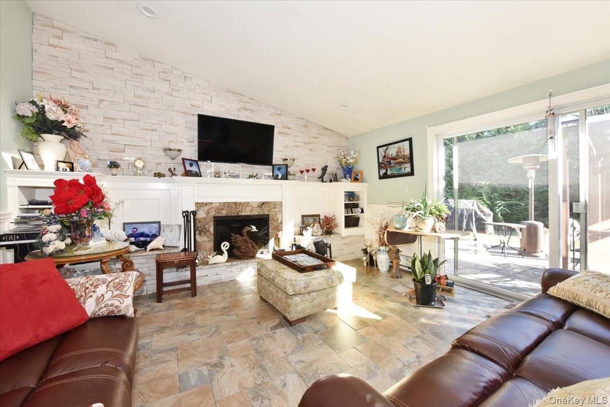 #19 photo, 24 Arlyn Drive, Massapequa , NY 11758