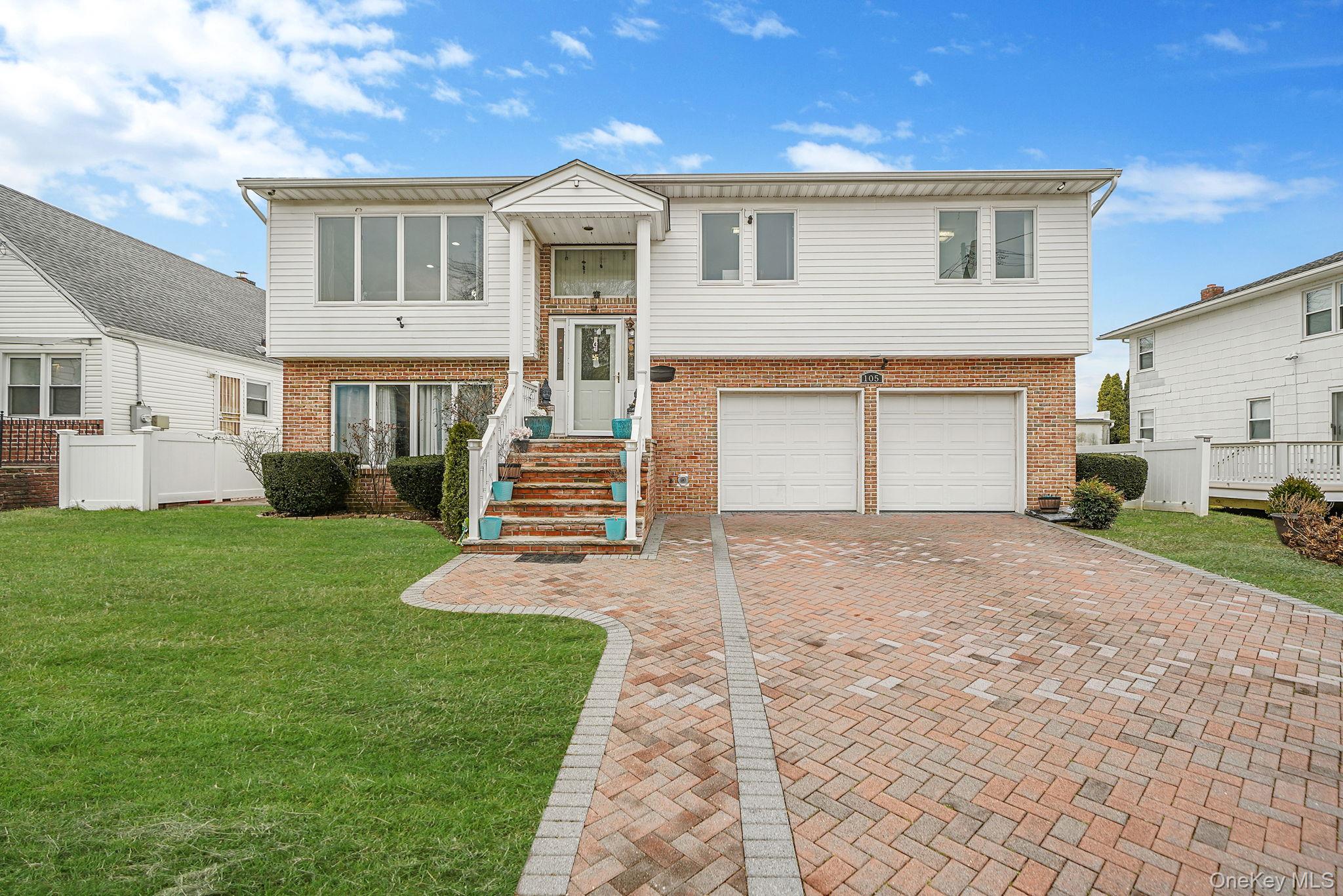 #1 photo, 105 Arlington Street, Mineola , NY 11501