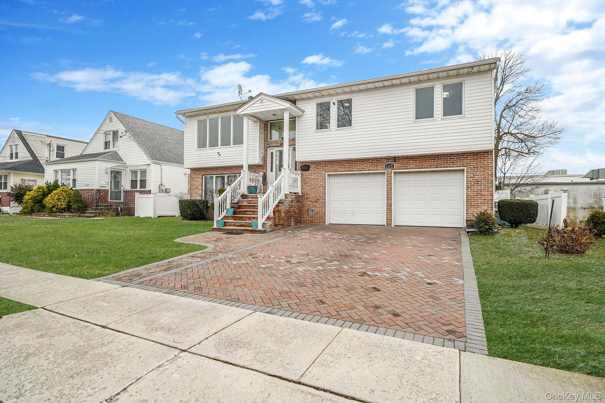 #2 photo, 105 Arlington Street, Mineola , NY 11501