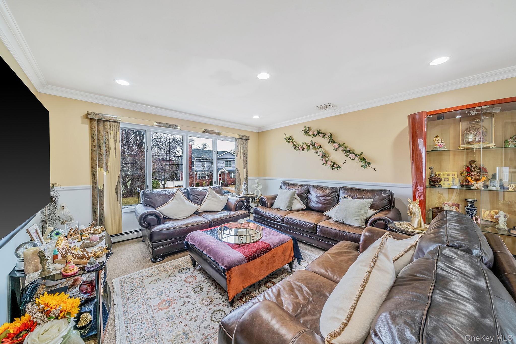 #5 photo, 105 Arlington Street, Mineola , NY 11501