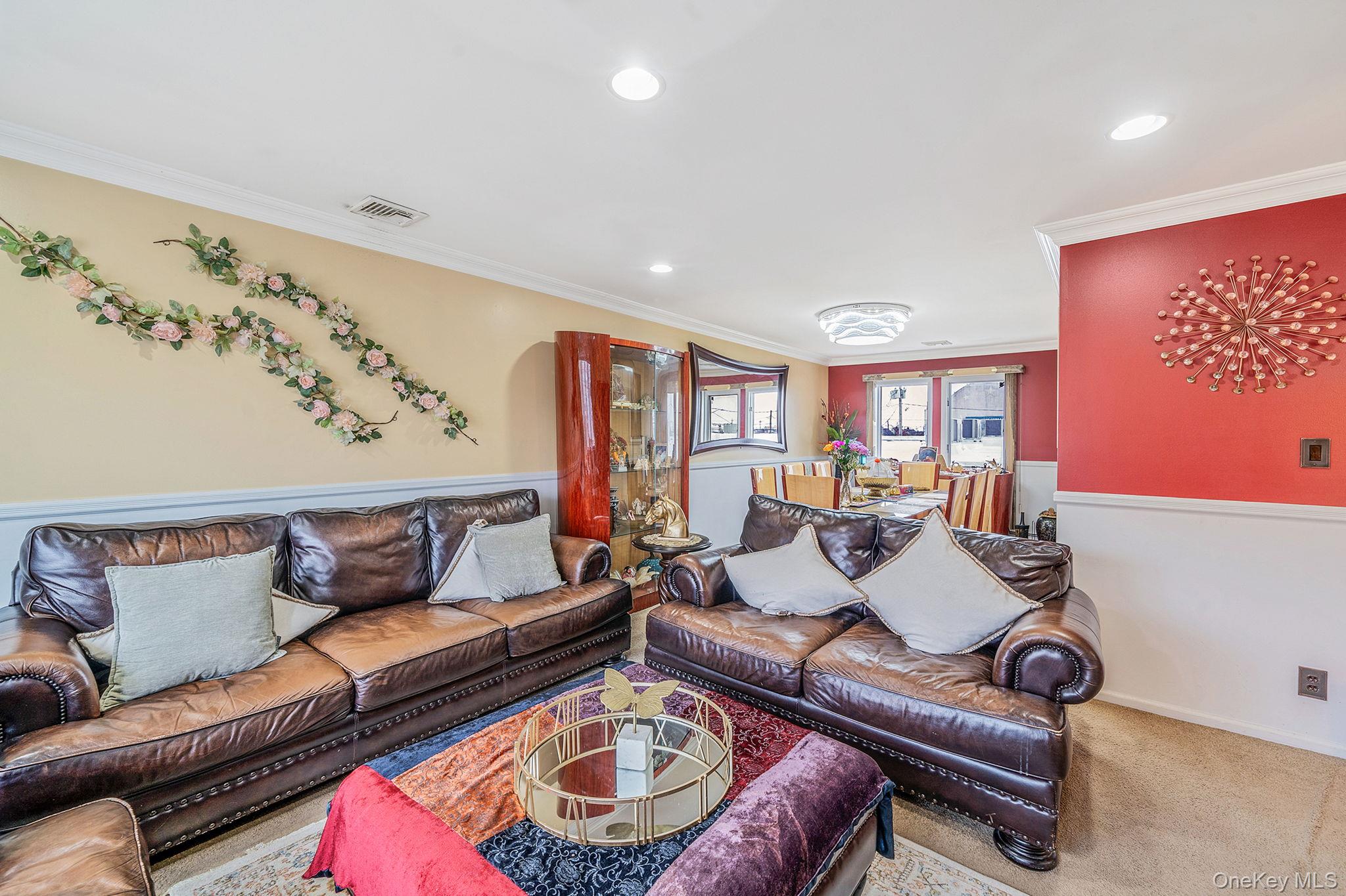 #6 photo, 105 Arlington Street, Mineola , NY 11501