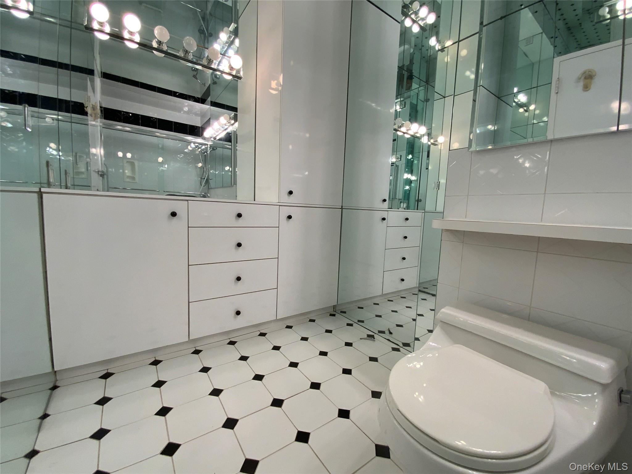 #17 photo, 27010 Grand Central Parkway, 皇后区 花卉园 Floral Park , NY 11005