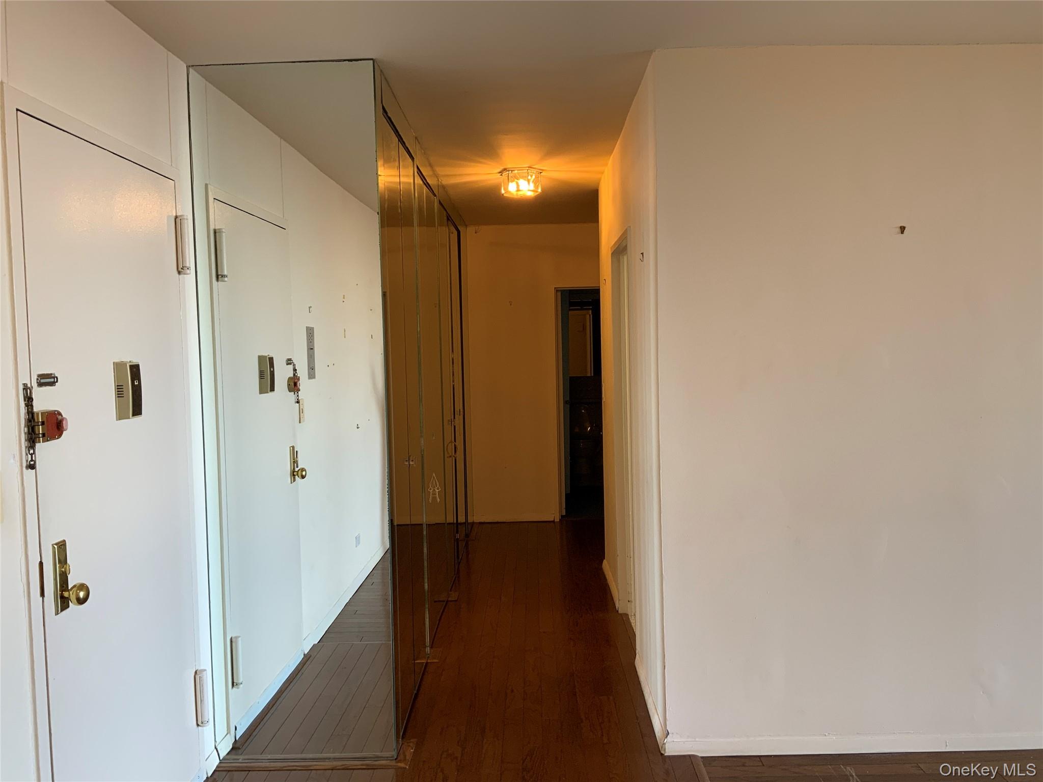 #8 photo, 27010 Grand Central Parkway, 皇后区 花卉园 Floral Park , NY 11005