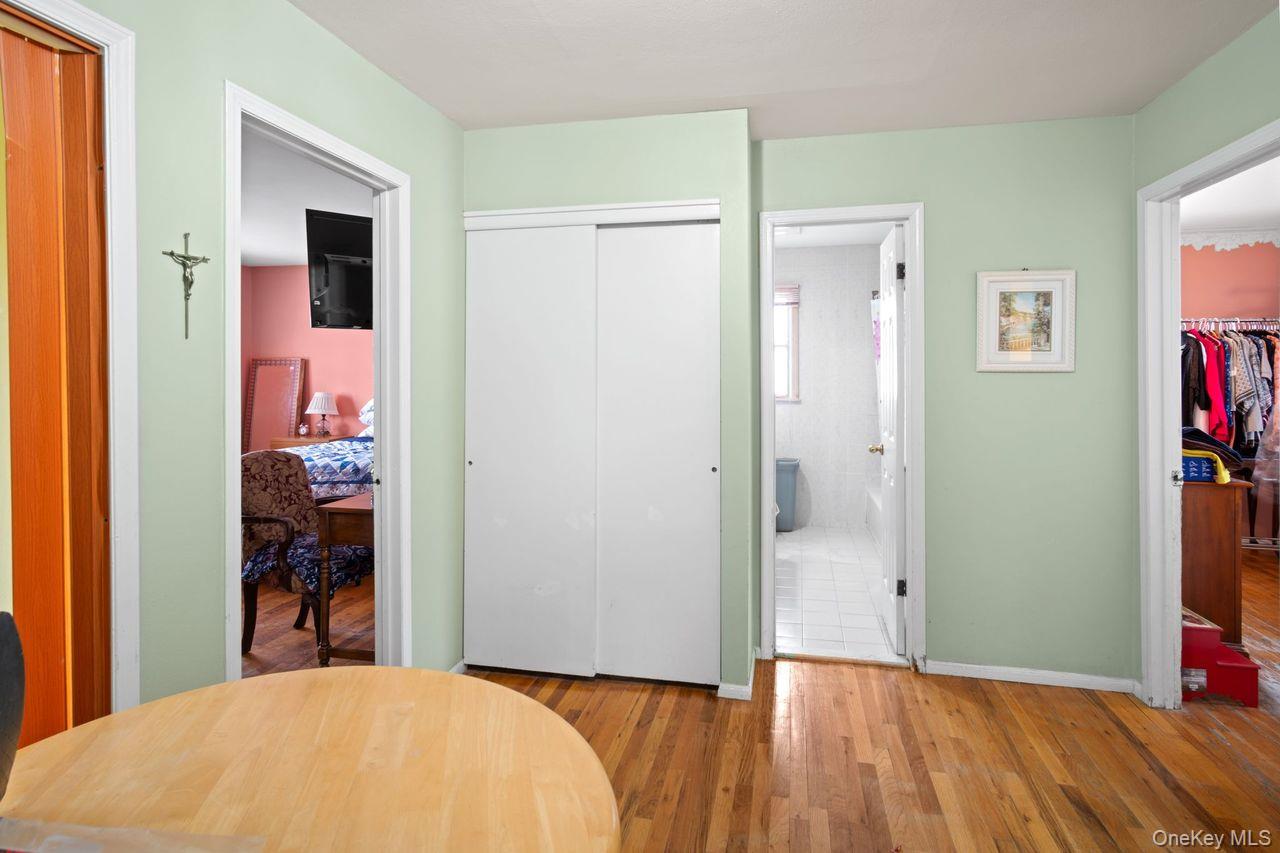 #13 photo, 1111 Hempstead Avenue, नासाउ काउंटी South Hempstead , NY 11550