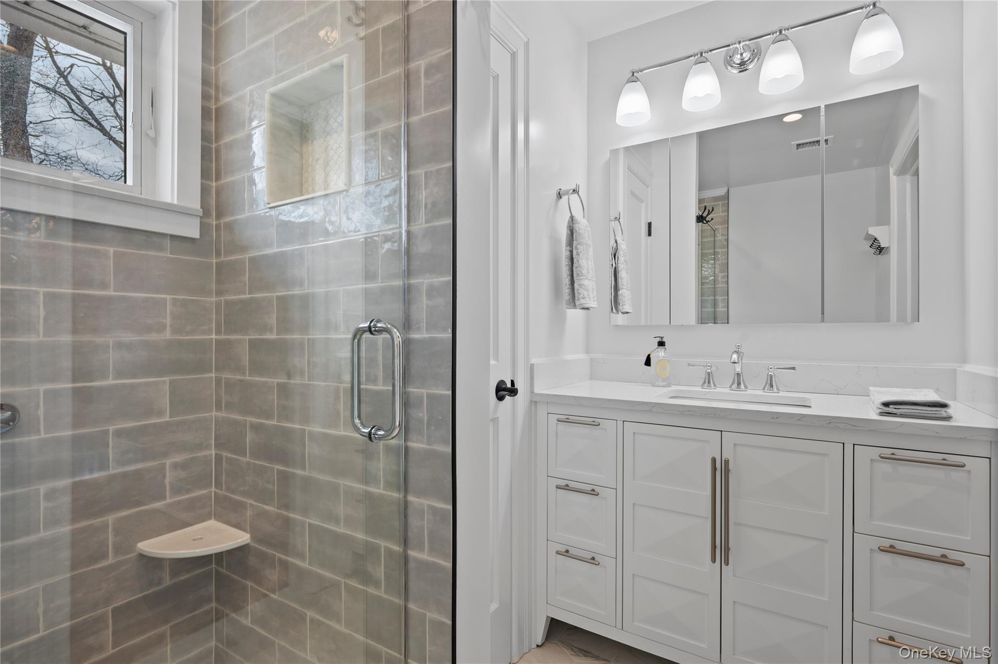 #11 photo, 74 Montauk Highway, Quogue , NY 11959