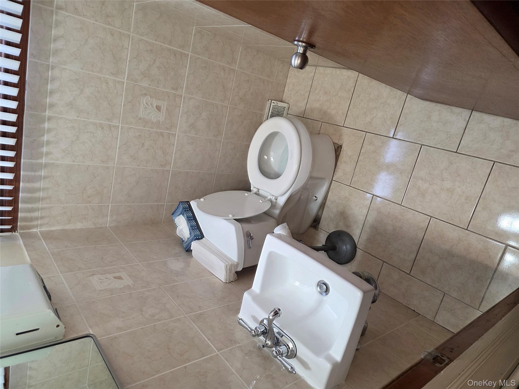 #6 photo, 375 MAIN Street, Bay Shore , NY 11706