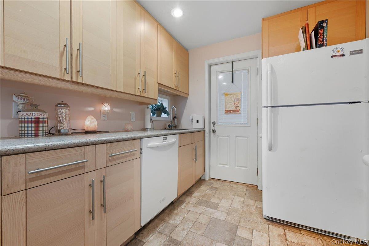 #11 photo, 307 Frederick Avenue, 长岛 Bellmore , NY 11710