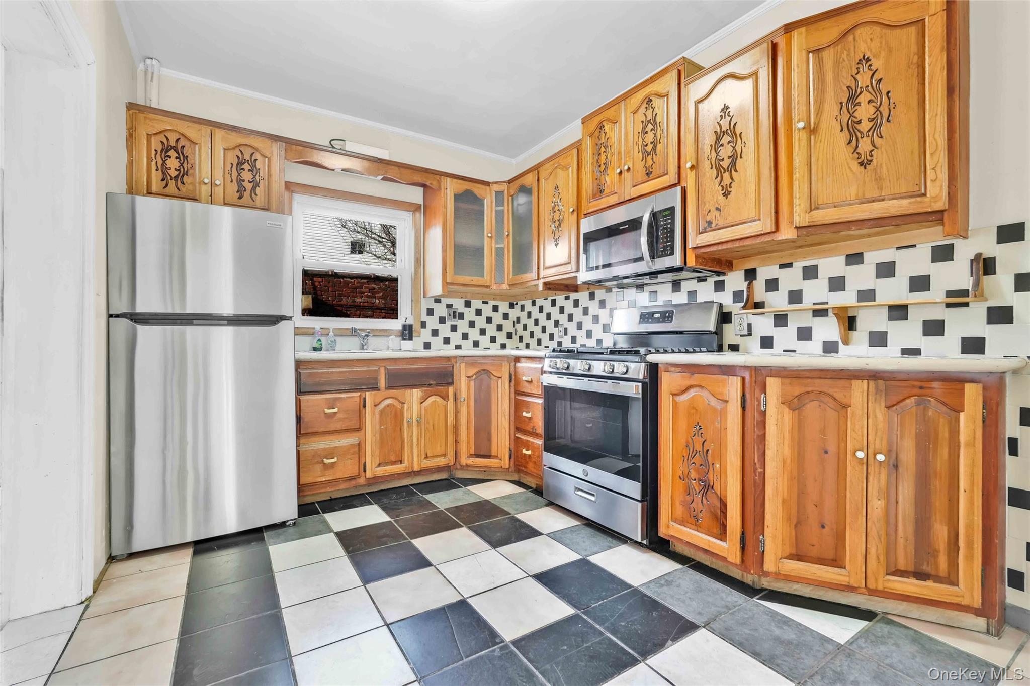 #7 photo, 194 Crystal Street, Brooklyn , NY 11208