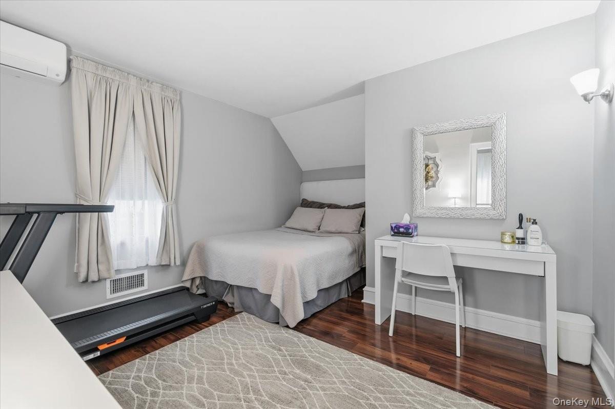 #14 photo, 112 Longworth Avenue, Woodmere , NY 11598