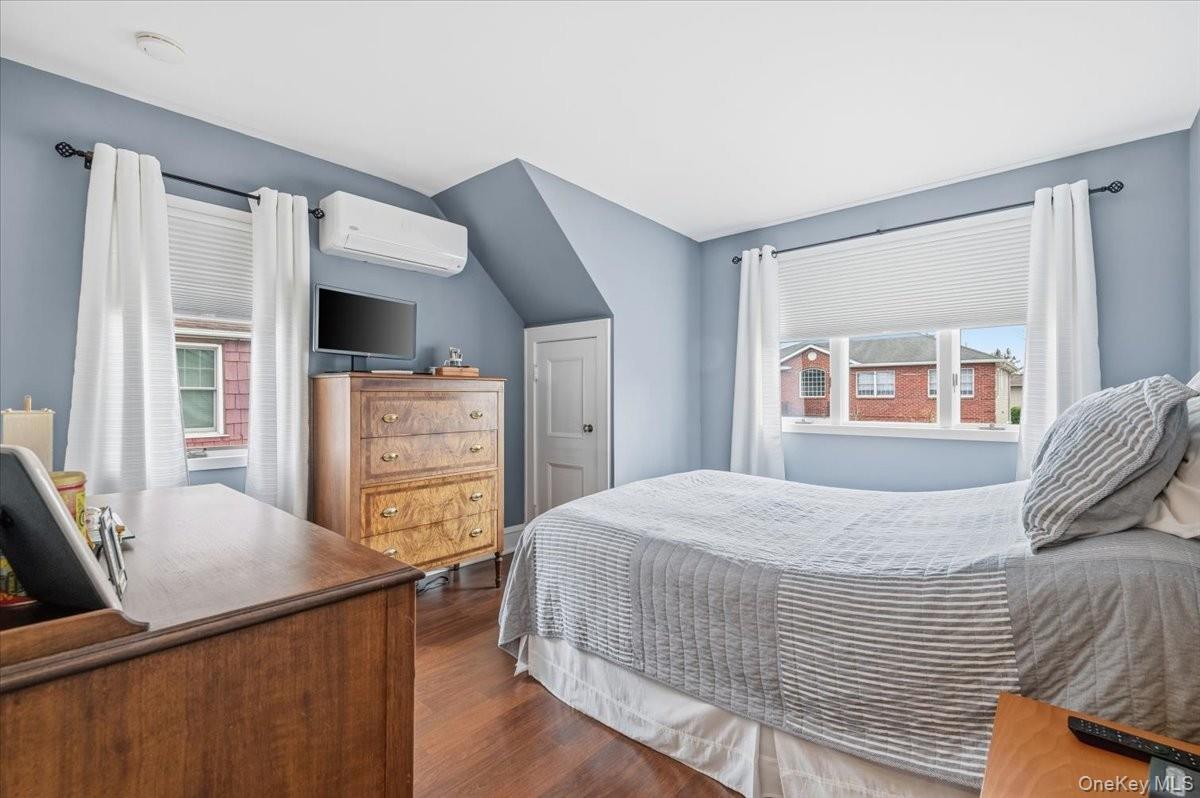 #16 photo, 112 Longworth Avenue, Woodmere , NY 11598