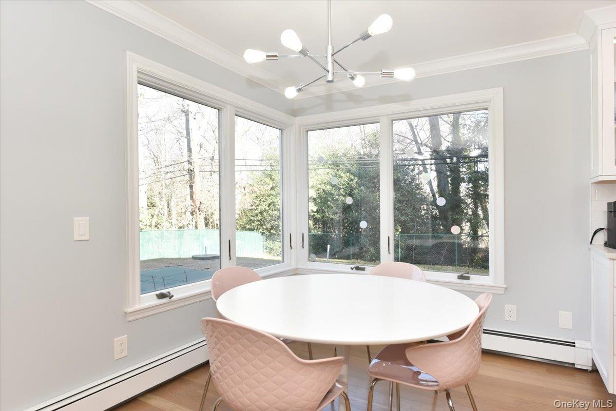 #13 photo, 100 Georgian Court, East Hills , NY 11576