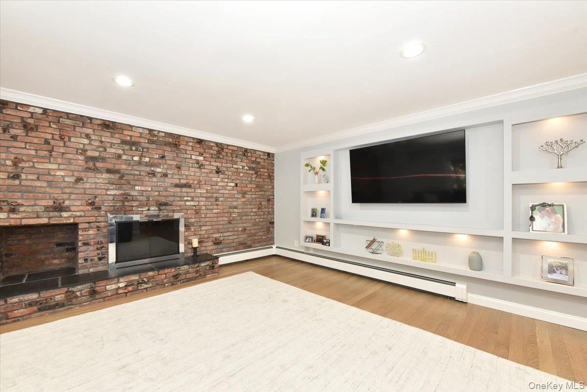 #14 photo, 100 Georgian Court, East Hills , NY 11576