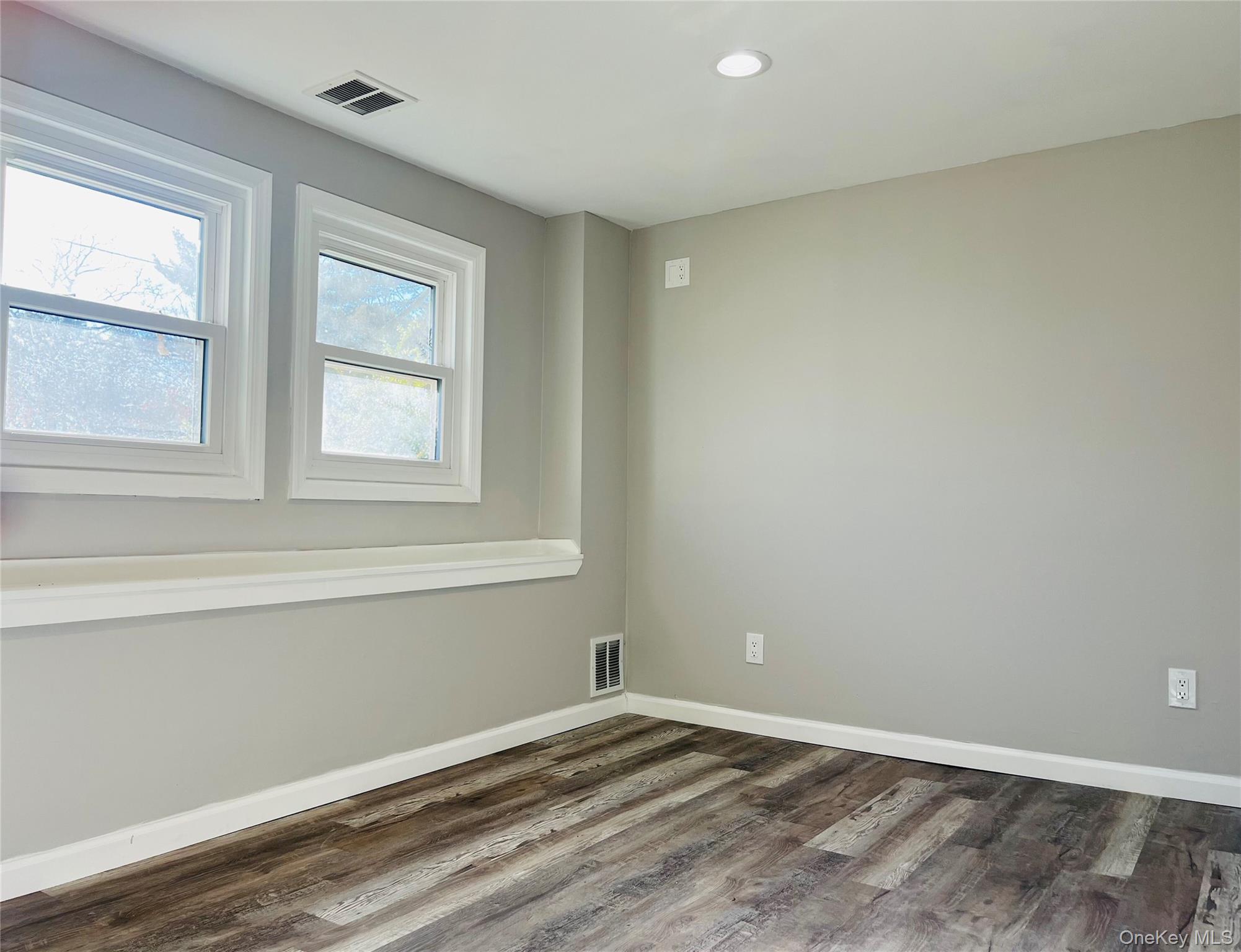 #5 photo, 125 Liberty Avenue, Selden , NY 11784