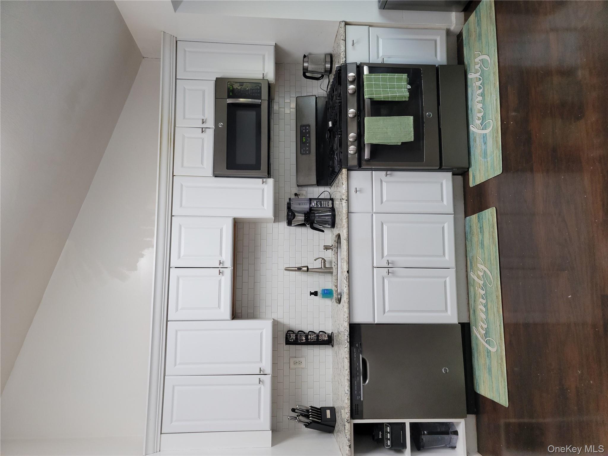 #4 photo, 23 Jeanatta Avenue, Mastic , NY 11950