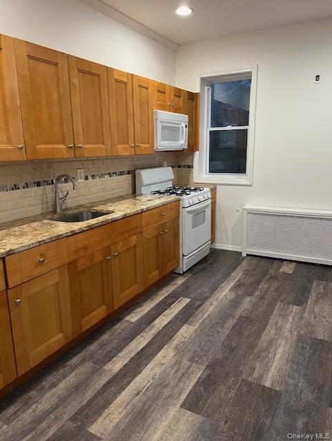 #13 photo, 36-03 28 Avenue, अस्टोरिया Astoria , NY 11103