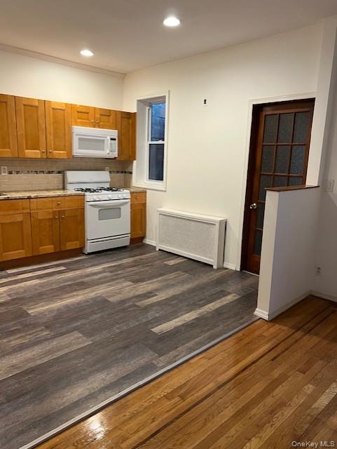 #3 photo, 36-03 28 Avenue, अस्टोरिया Astoria , NY 11103