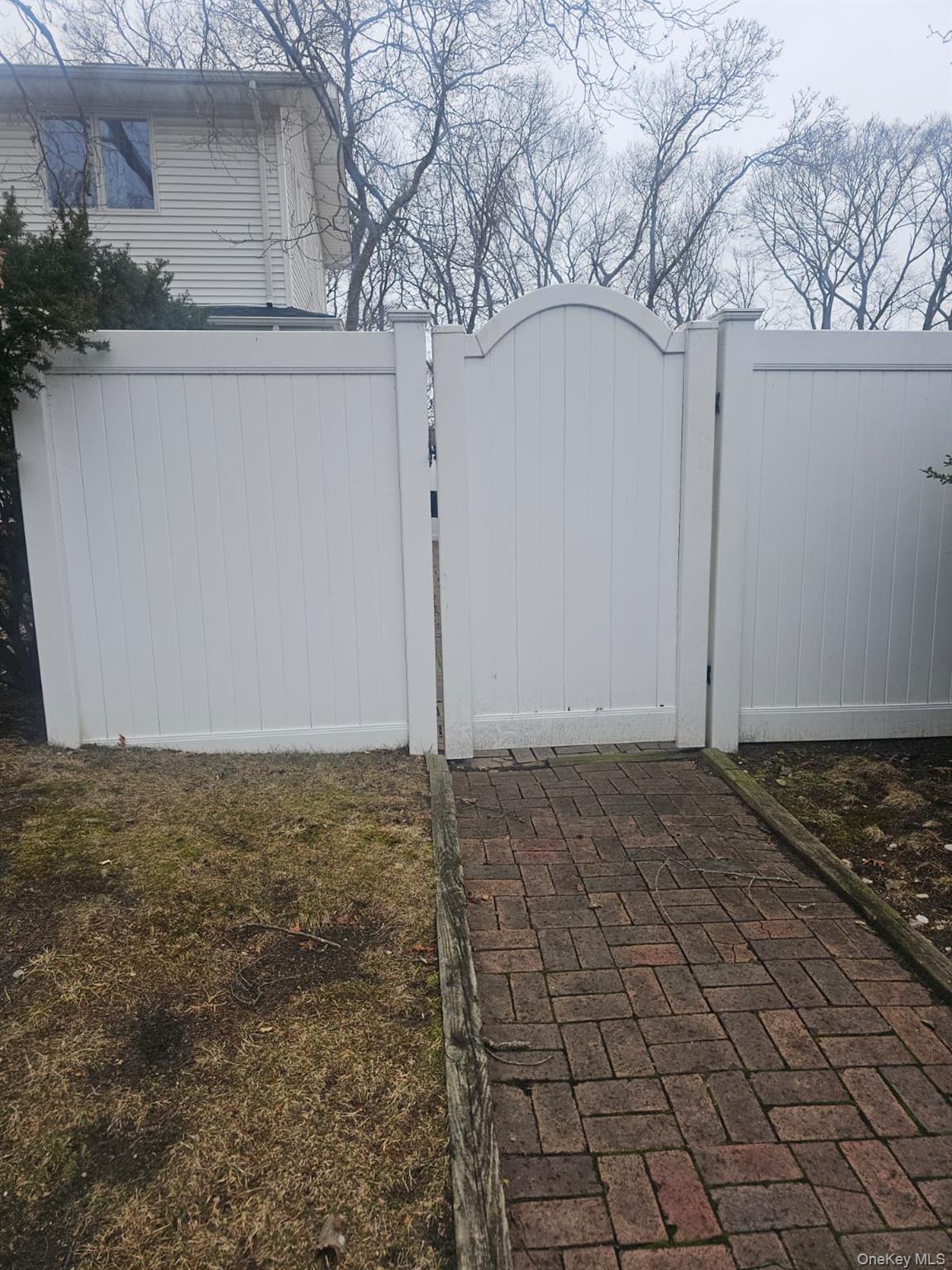 #2 photo, 31 Albermarle Avenue, Holtsville , NY 11742