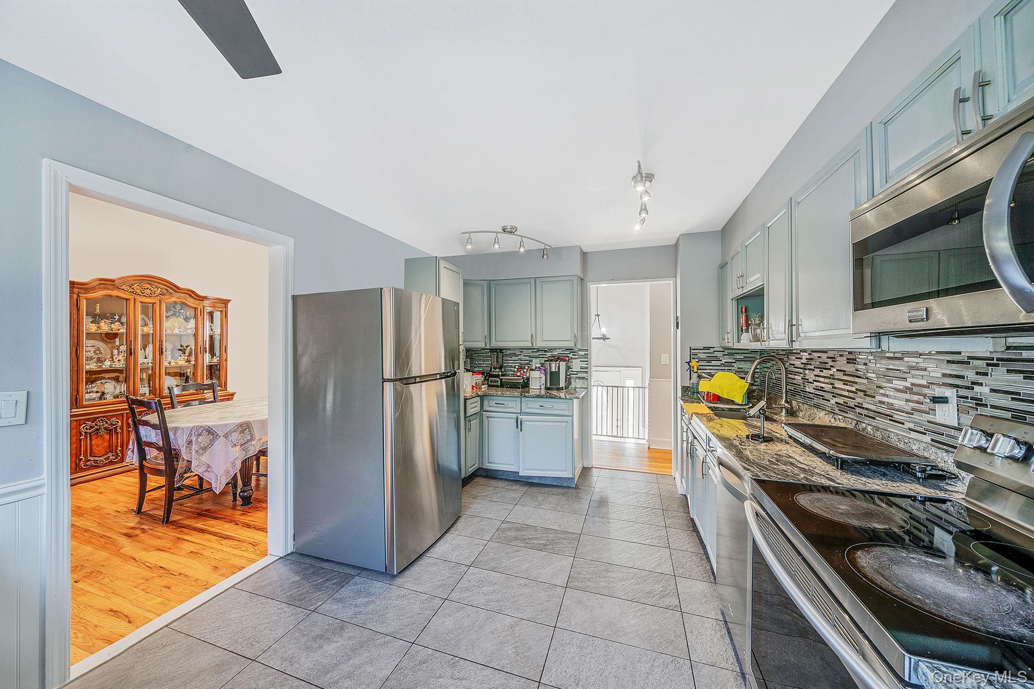 #12 photo, 299 Seminole Street, Ronkonkoma , NY 11779