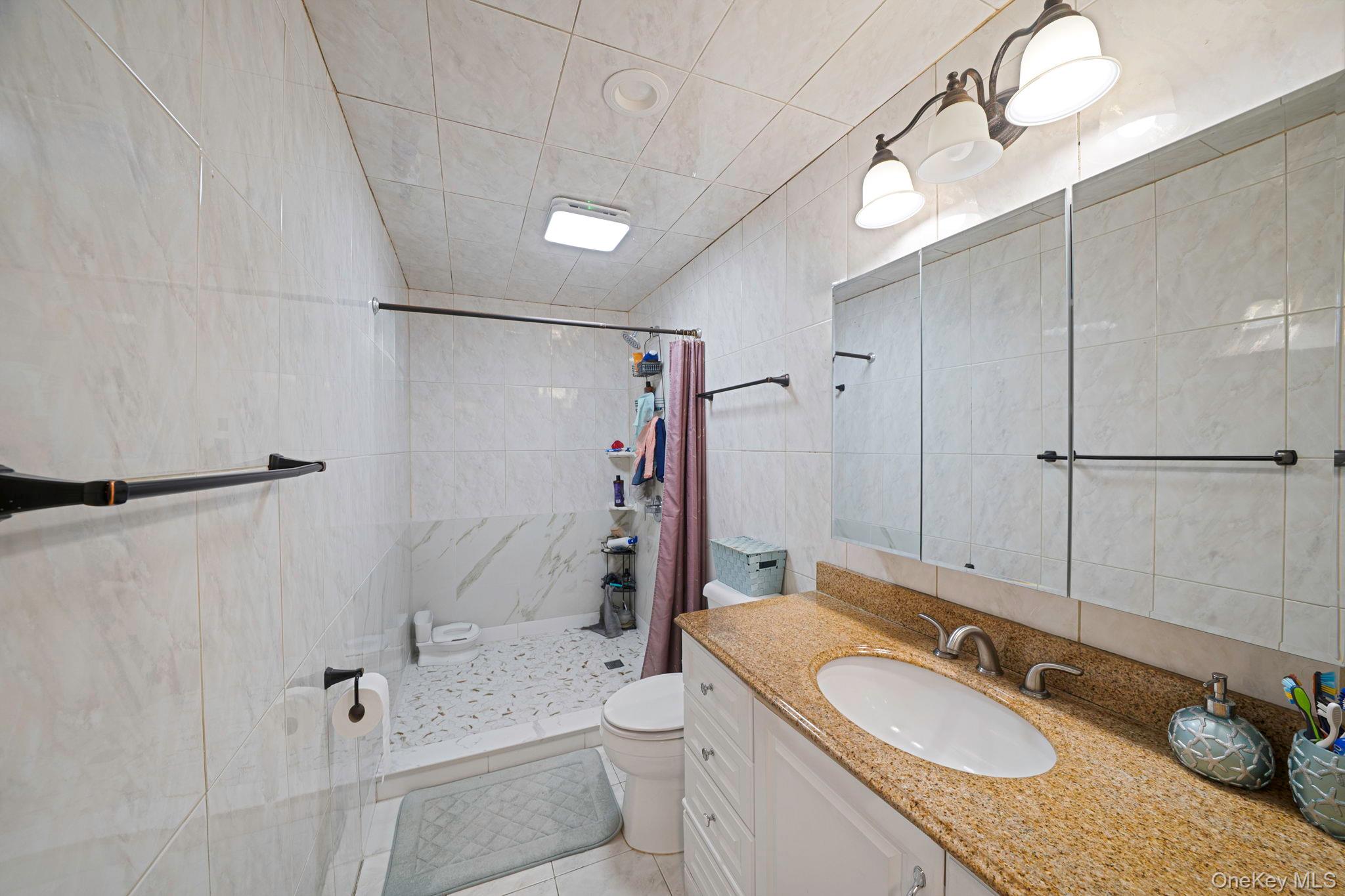 #15 photo, 299 Seminole Street, Ronkonkoma , NY 11779