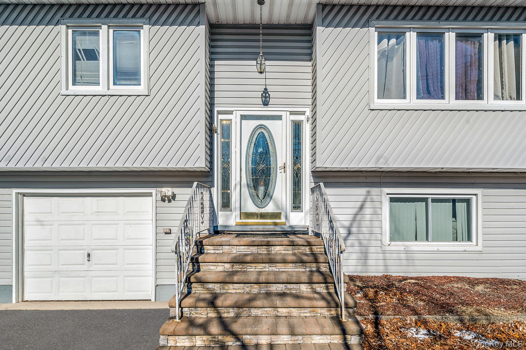 #4 photo, 299 Seminole Street, Ronkonkoma , NY 11779