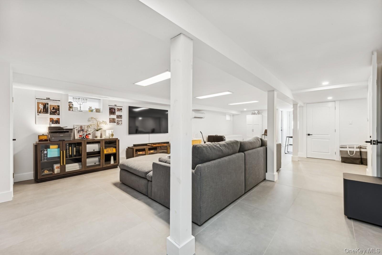 #18 photo, 139 Gibson Boulevard, Valley Stream , NY 11581