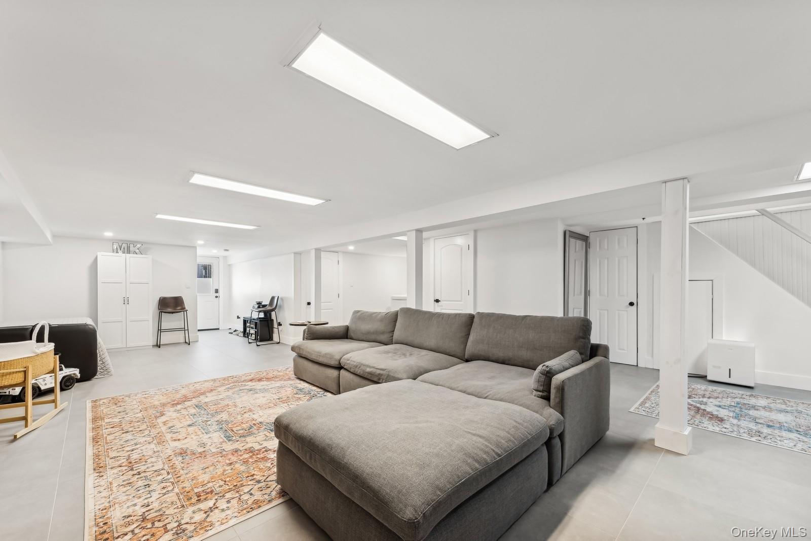 #19 photo, 139 Gibson Boulevard, Valley Stream , NY 11581