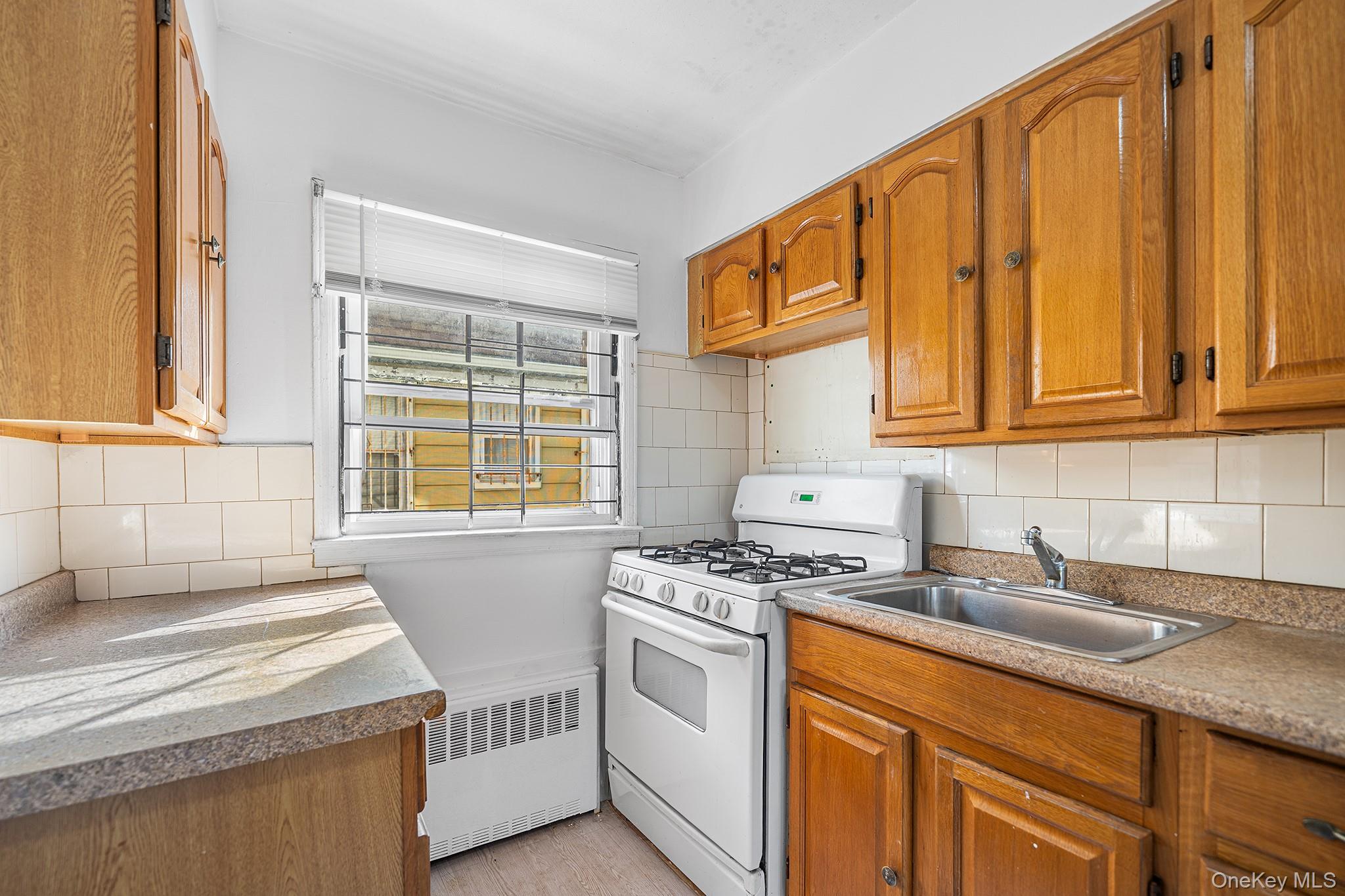 #13 photo, 2711 Deerfield Road, Far Rockaway , NY 11691