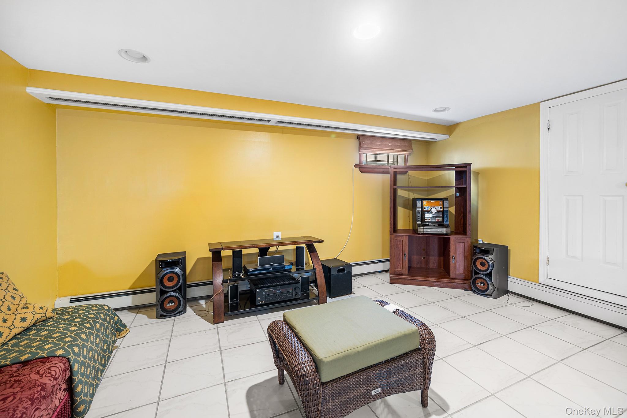 #19 photo, 2711 Deerfield Road, Far Rockaway , NY 11691