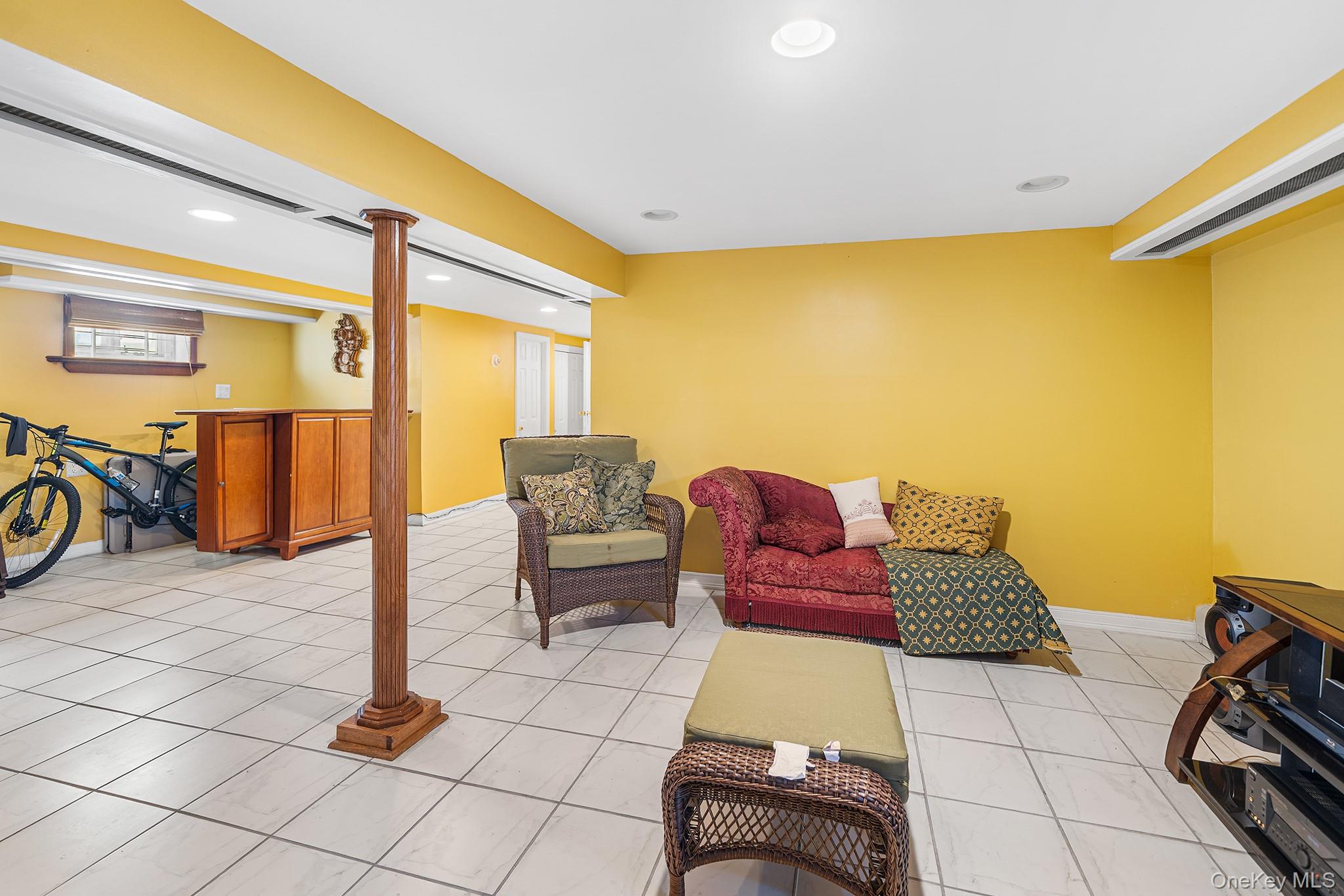 #20 photo, 2711 Deerfield Road, Far Rockaway , NY 11691